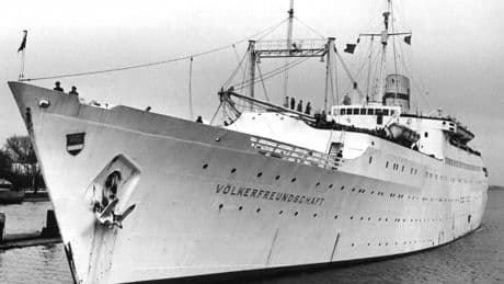 Ziel unbekannt - DDR-Traumschiff geht auf letzte Reise