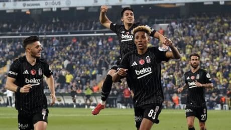 Beşiktaş derbi galibiyetiyle 20 yıl sonra ilki başardı!