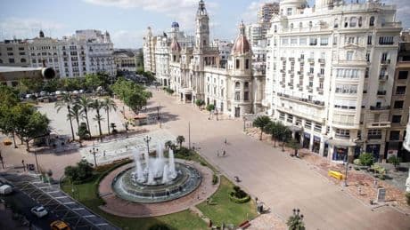 De 'València' a 'Valéncia': el Ayuntamiento modifica la tilde de la denominación de la ciudad en valenciano