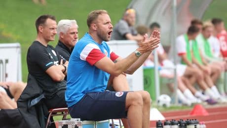 Nanu?! Hansa-Trainer war beschäftigt - Warum Brinkmann auf die Premier League schaut