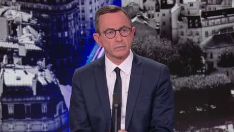 Meurtre dans une mosquée: Retailleau assure que le suspect a indiqué "vouloir tuer au moins deux autres personnes" pour être qualifié de "tueur en série"