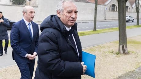 Retraite : en quoi consiste la « prime » que Bayrou propose de verser aux seniors actifs ?