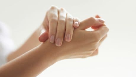 The subtle sign on your fingernail that means you could be at risk of sudden death – and 6 other red flags
