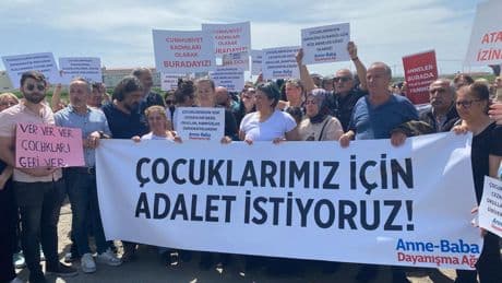 Anne Baba Dayanışma Ağı'ndan Silivri'de açıklama: Adalet istiyoruz
