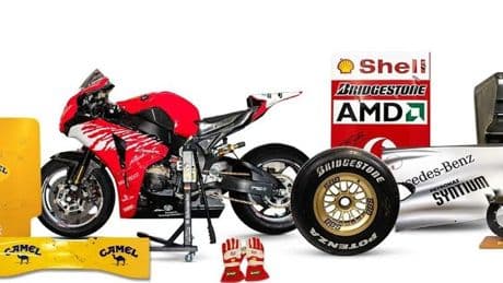 Subastan casi 300 piezas de leyendas como Michael Schumacher, Lewis Hamilton y Ayrton Senna