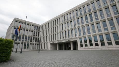 Im Vereinsregister in Frankfurt findet sich ein seit 2012 verbotener Nazi-Club. Wie kann das sein?