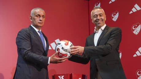 Liglerin resmi futbol topu sponsoru adidas