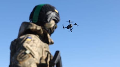 Plus de 40 appareils visés: Kiev mène une "opération spéciale d'ampleur" contre l'aviation militaire en Russie