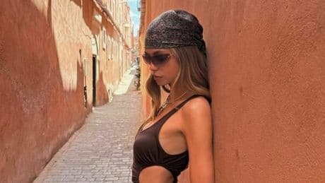 Sinner-Laila Hasanovic, è amore? La modella danese avvistata allo stadio durante la finale del Roland Garros