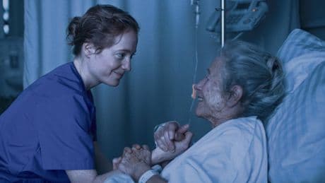 « En première ligne », de Petra Volpe : portrait d’une infirmière au bord de la rupture