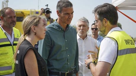 El Gobierno preguntó a las CCAA qué medios de extinción tenían cuando el fuego ya había devorado pueblos enteros