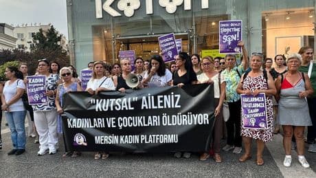 Mersin'de kadın cinayetlerine tepki: 'İktidar, kadınların öldürülmesinden sorumludur'