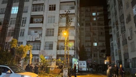Adana'da sitenin 5'inci katında yangın: 1 ölü