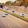 Un sexagénaire meurt happé par un camion alors qu’il aidait une conductrice en panne sur l’autoroute