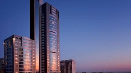 Atom refinancia la deuda del hotel Meliá Valencia y logra 10 millones extra para culminar su reforma