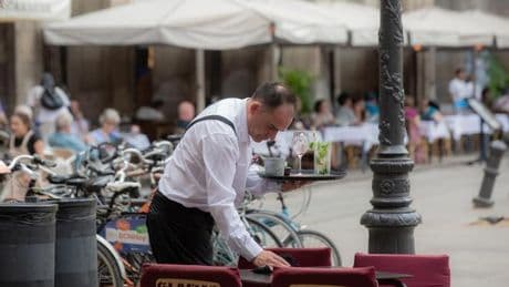 España vive una de sus mejores Semana Santa y suma 230.000 ocupados en abril