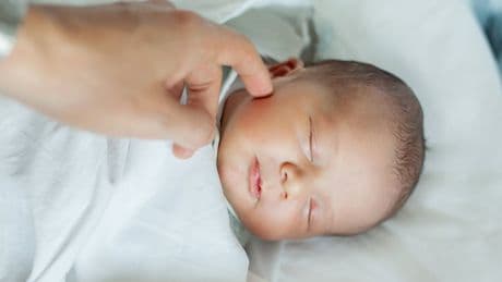 Kreißsaal-Kollaps? - Hebammen-Aufstand wegen Baby-Sparplänen