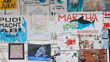 Abitur: Was motivierende Abiplakate über Eltern-Kind-Konflikte verraten