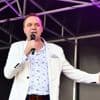 “Smoorverliefd op een blondine uit Limburg”: hoewel zijn scheiding nog niet rond is, gaat Steve Tielens weer voluit voor de liefde