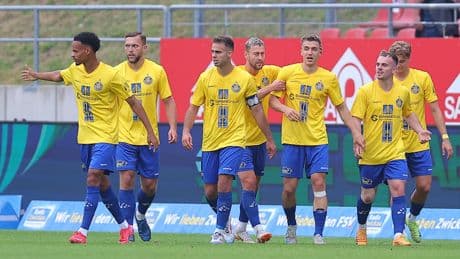 Alles anders bei Lok Leipzig - Spielfeld verschoben, Spielertunnel verkürzt