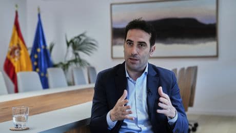 La productividad por trabajador casi no crecerá este año y se estabilizará los próximos en torno a un "débil" 0,7%