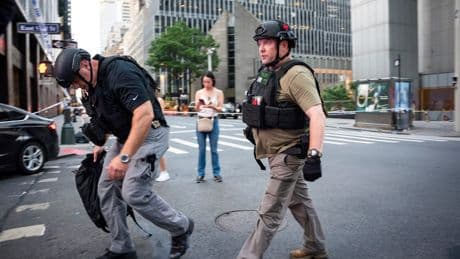 Mann mit Maschinengewehr: Schüsse mitten in New York – fünf Tote