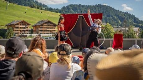 Au Grand-Bornand, les beaux accents étrangers du festival Au bonheur des mômes