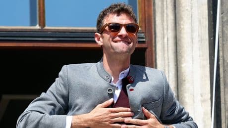 Bei Bayerns Meister-Party - Was steckt hinter Müllers Spionage-Brille?