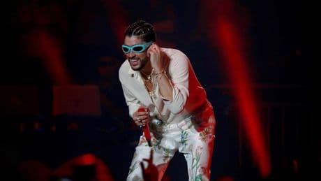 La OCU denuncia a Ticketmaster por cobro "irregular y abusivo" de las entradas de Bad Bunny
