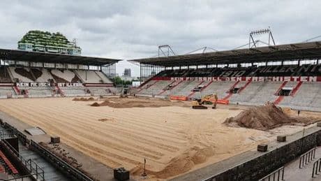 Hybridrasen wird verlegt - St. Pauli baut sich einen Neuzugang