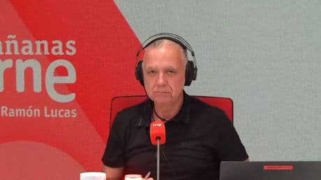 El lapsus de Juan Ramón Lucas en su primera semana en RNE: "Esto me tenía que pasar y pido disculpas"