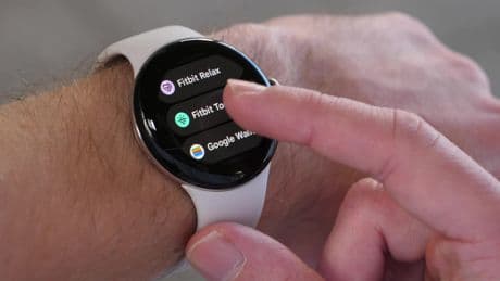 Größerer Akku, alter Prozessor: Das soll die Google Pixel Watch 4 bringen