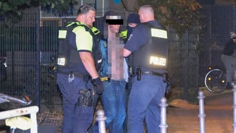 Großeinsatz - Passanten mit Sturmgewehr bedroht – Festnahme!