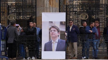 En Colombie, le décès d’un prétendant à la présidence replonge le pays dans la violence politique