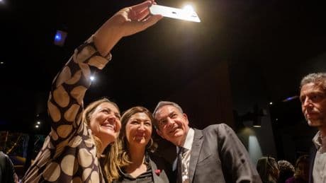 La fiesta literaria de 'La Vanguardia' reúne a las caras más conocidas de este Sant Jordi
