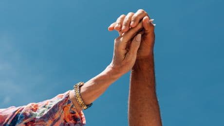 This Unusual Sign Of Lung Cancer Shows Up In Your Fingers