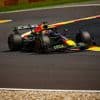 Live F1 | Leider Verstappen vol onder druk van Piastri na uitstekende start