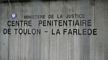 Qui se cache derrière le mystérieux mouvement «DDPF», tagué sur plusieurs prisons de France ?