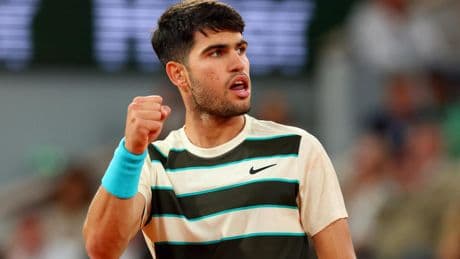 Carlos Alcaraz se cuela en su segunda final de Roland Garros tras vencer a un Lorenzo Musetti obligado a retirarse