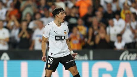 El goleador Diego López: "Ojalá lleguen muchos más con esta camiseta"