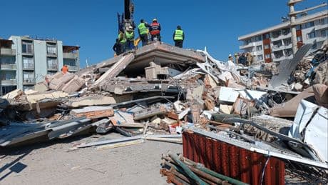 Hatay'da 169 kişinin öldüğü Emlakbank konutları davası: Sanık avukatları ölen müteahhiti suçladı