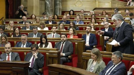 El Parlament valida finalmente la moratoria para la subida de la tasa turística