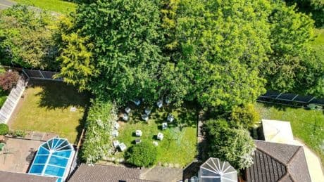 Street trapped in their homes by 1,000,000 bees ‘kept in neighbour’s 21 hives’