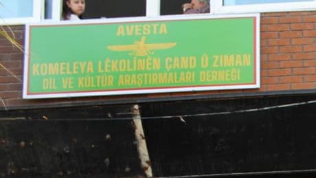 Kürtçe eğitim veren Avesta Derneği mühürlendi