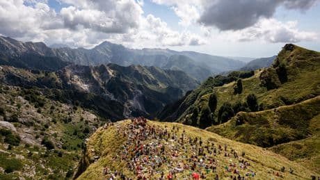 Toscana, musica e teatro sulle Alpi Apuane: torna il festival culturale per appassionati di escursionismo in montagna
