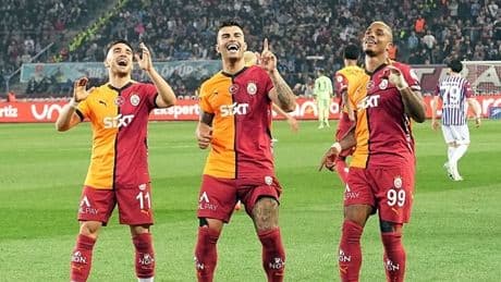 Şampiyonluğa 1 puan kaldı... Galatasaray, Trabzonspor'u 2 golle mağlup etti!