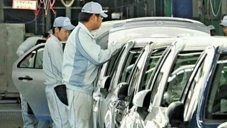 Dazi, Trump firma ordine per ridurre tariffe al 15% su auto giapponesi