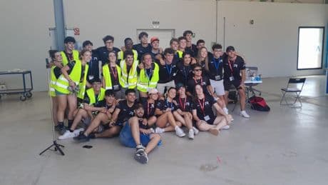 Estudiantes de la UPV lanzan su cohete sonda 'Rompetechos' en Jaén, el primero de la historia en la provincia andaluza