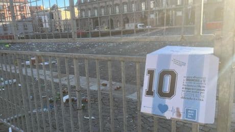 Napoli campione d’Italia e… di inciviltà. Ma questa sfilata si doveva fare proprio di lunedì?