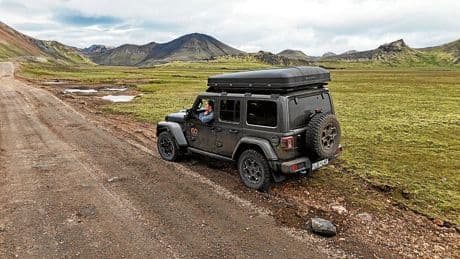 Nos vamos de ruta con el Jeep Wrangler: Por caminos y ríos en las Tierras Altas de Islandia
